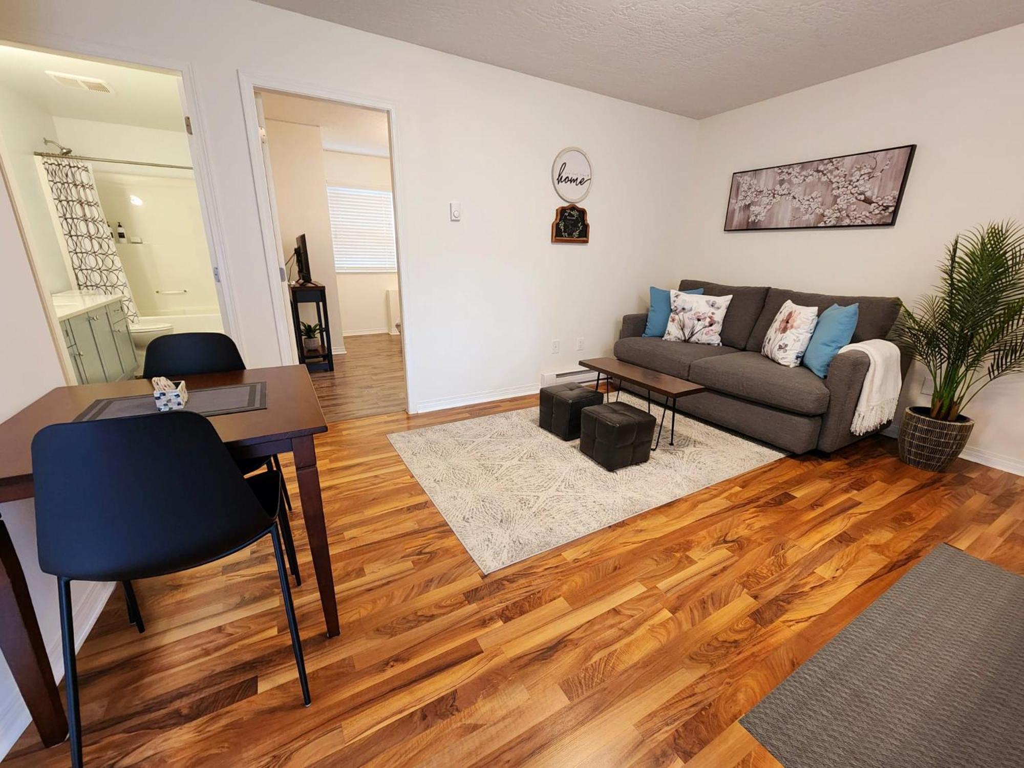 Adorable 1- Bedroom Suite In Langford Victoria Buitenkant foto